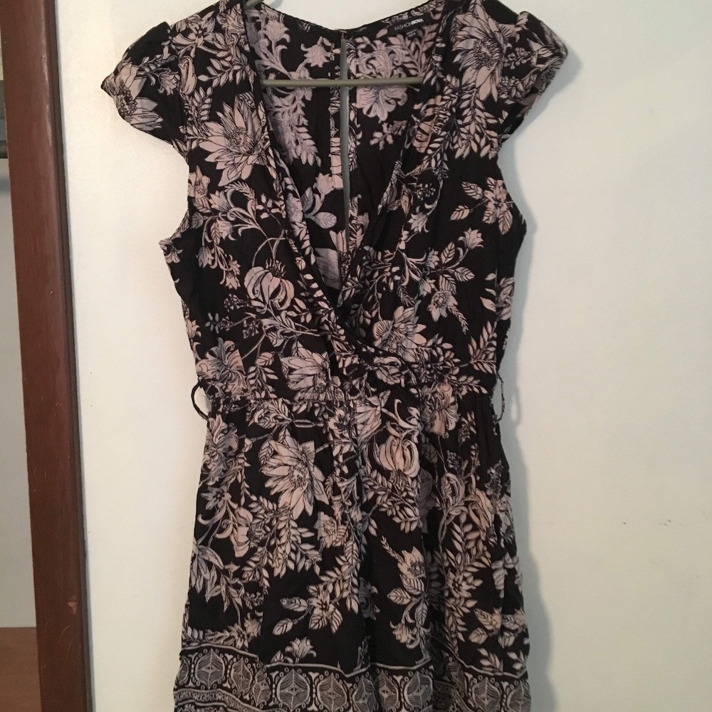short sleeve/shorts romper